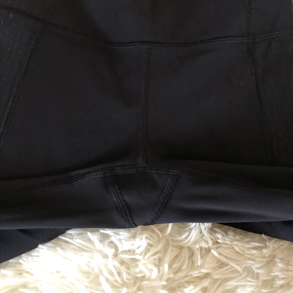Lululemon cropped black leggings - Picture 4 of 5